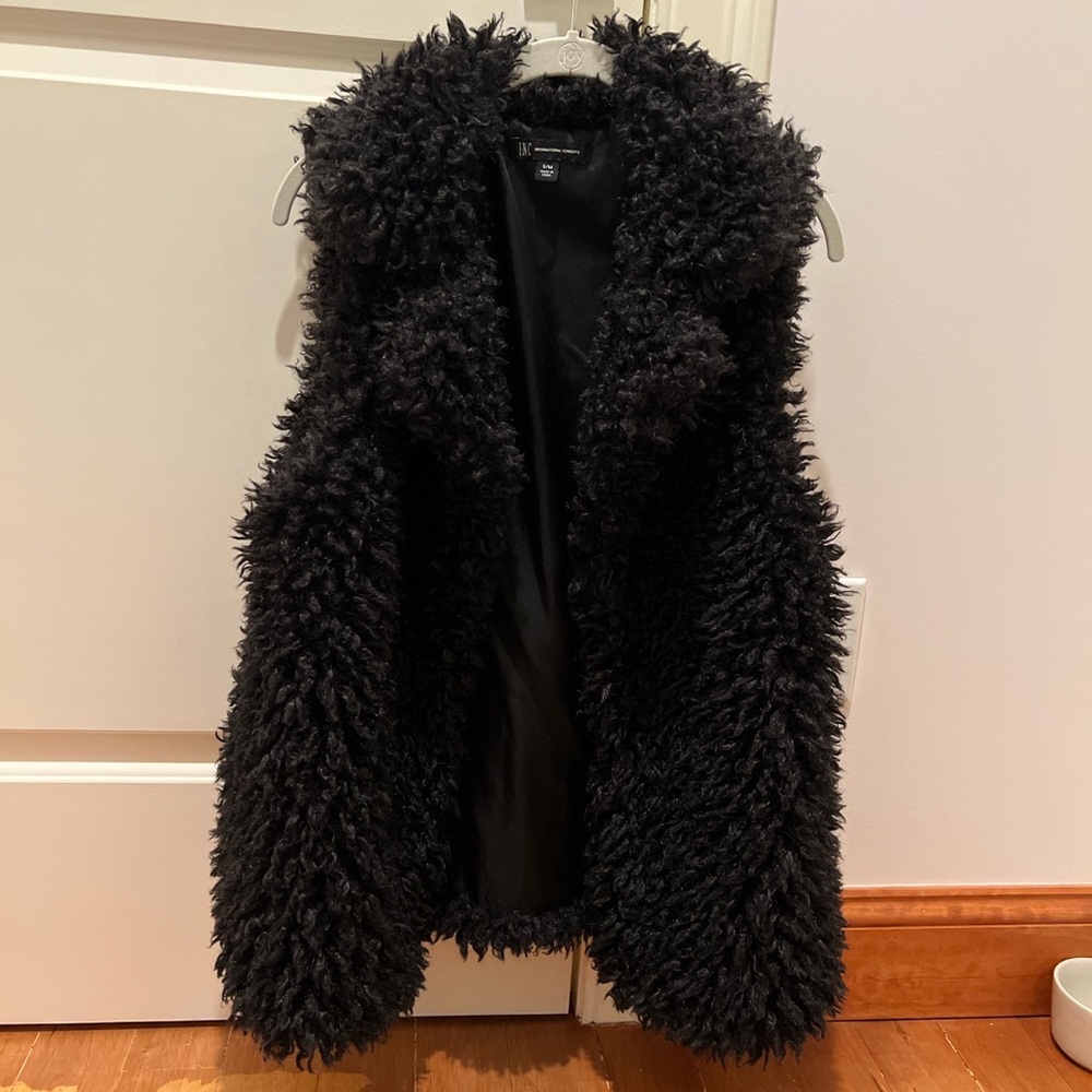 Black faux fur vest by international concepts. Size small. Brand new, never worn